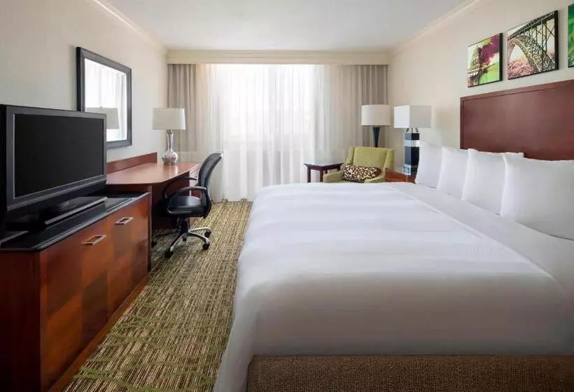 اتاق لوکس, Charleston Marriott Town Center
