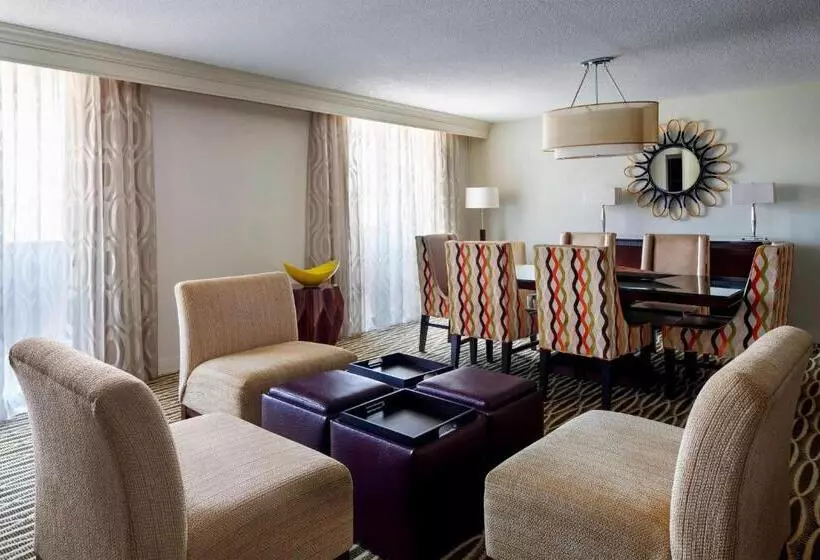 سوئیت با تخت بزرگ, Charleston Marriott Town Center