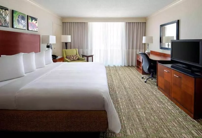 اتاق استاندارد با تخت بزرگ برای معلولان, Charleston Marriott Town Center