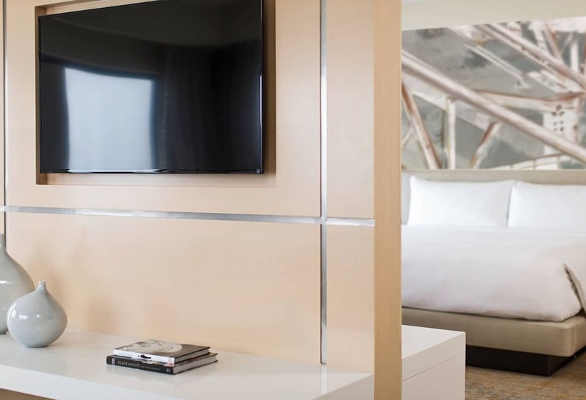 مجموعه ویستا شهر, Chicago Marriott Downtown Magnificent Mile