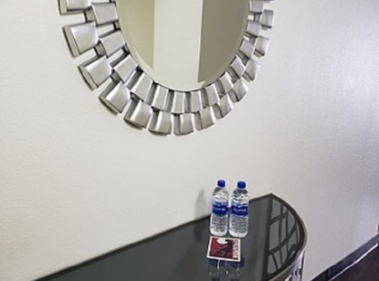 سوییت اجرایی, Club Hotel Nashville Inn & Suites