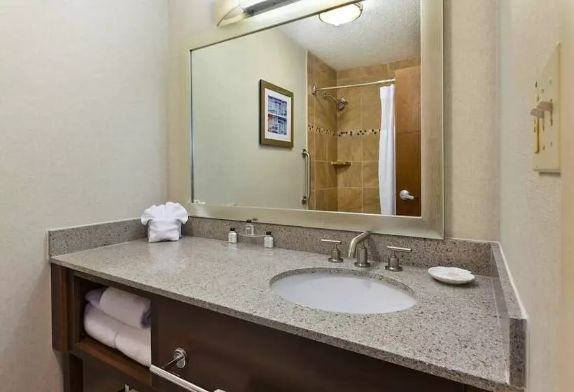 اتاق استاندارد با 2 تخت دوبل, Crowne Plaza Columbus North   Worthington, An Ihg