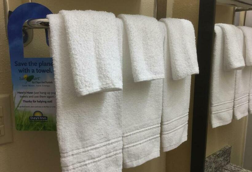 חדר סטנדרט שתי מיטות זוגיות, Days Inn By Wyndham Cartersville