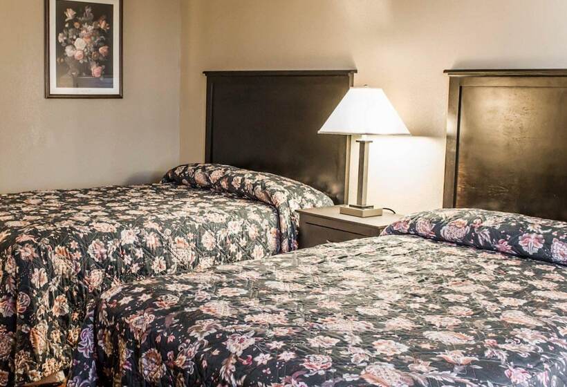 Номер Стандарт 2 Двуспальные Кровати, Econo Lodge Burlington I40