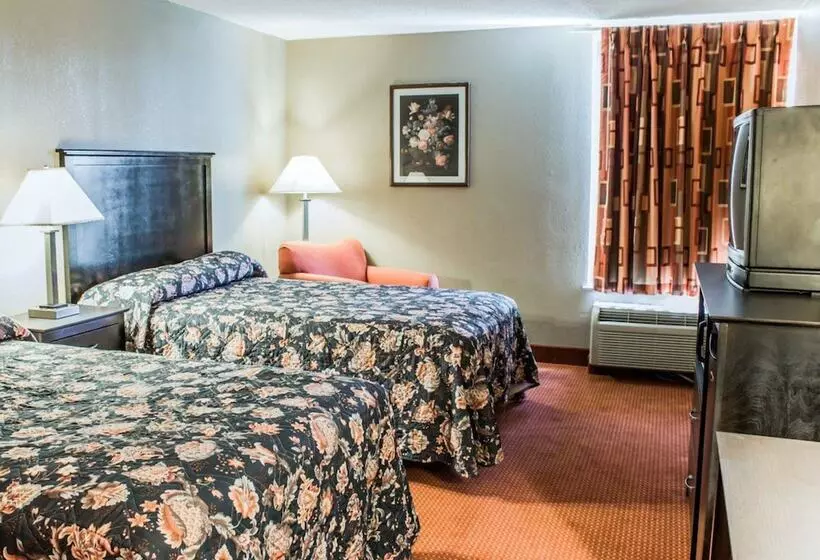2ダブルベッドのスタンダードルーム, Econo Lodge Burlington I40