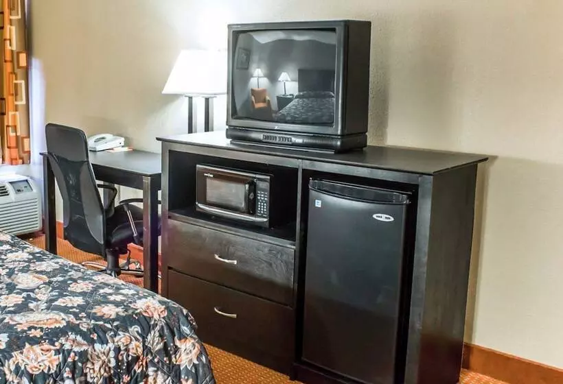 2ダブルベッドのスタンダードルーム, Econo Lodge Burlington I40