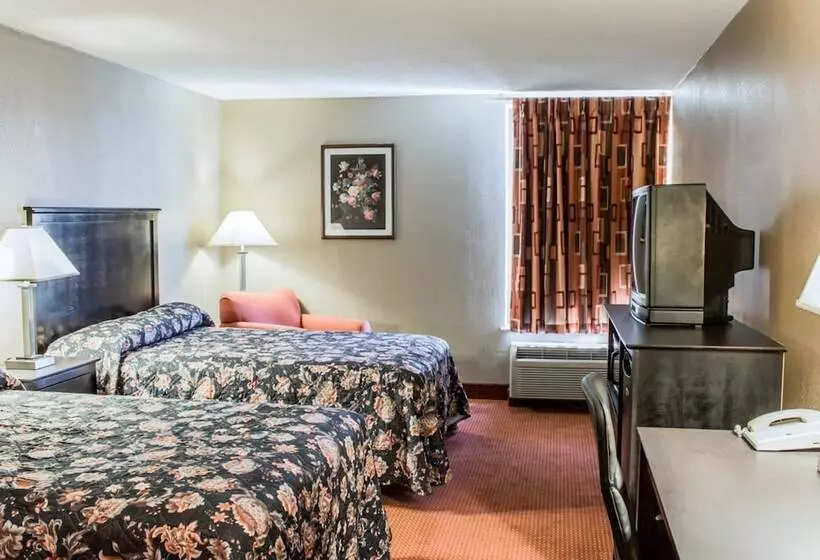 2ダブルベッドのスタンダードルーム, Econo Lodge Burlington I40