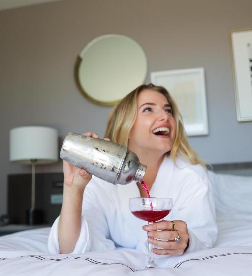 إستوديو قياسى سرير كينج, Fairmont Century Plaza Los Angeles