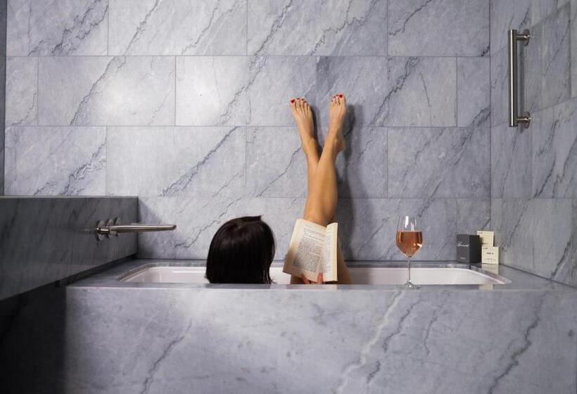 غرفة قياسية مزوَّدة بشُرفة, Fairmont Century Plaza Los Angeles