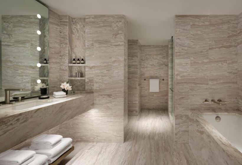 جناح مزوَّد بشرفة, Fairmont Century Plaza Los Angeles