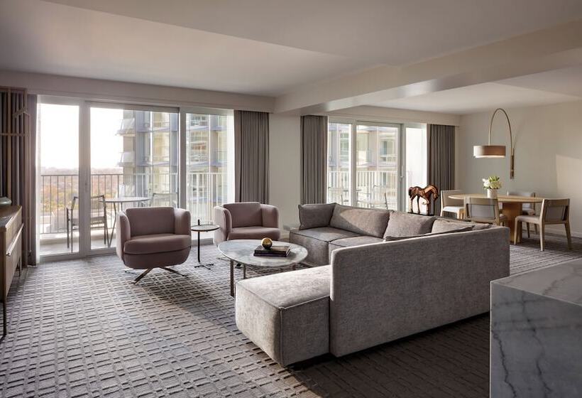 جناح لذوى الاحتياجات الخاصة, Fairmont Century Plaza Los Angeles