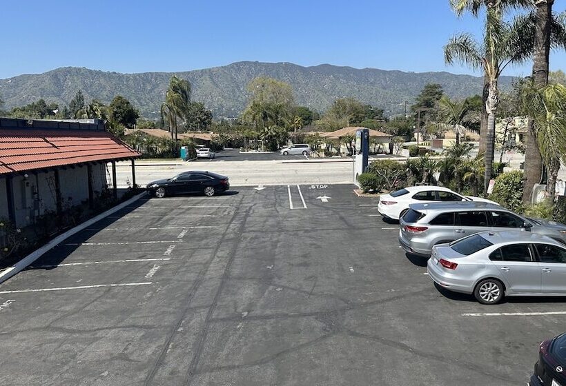 디럭스 룸, Garden Inn And Suites Glendora