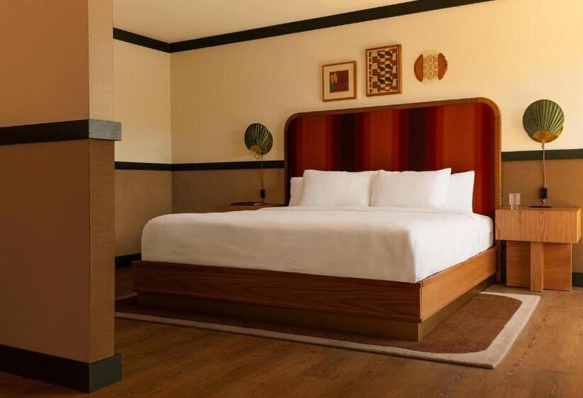 デラックススイート, Royal Sun Palm Springs