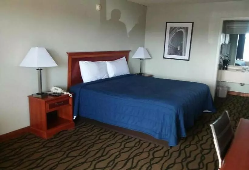 キングサイズベッドのスタンダードルーム, Springfield Inn Tn
