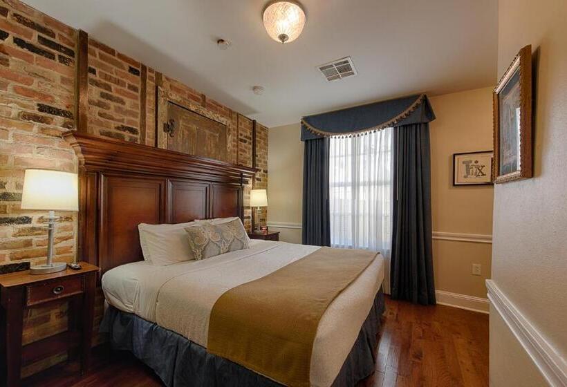 غرفة كلاسيكية سرير كينج, St. Pierre French Quarter