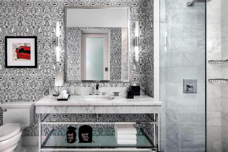 اتاق استاندارد با چشم‌انداز دریاچه, The Blackstone, Autograph Collection