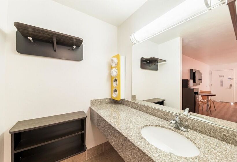 带2个双人床的标准工作室, Motel 6oklahoma City, Ok  Bricktown