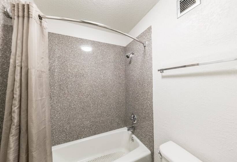 带2个双人床的标准工作室, Motel 6oklahoma City, Ok  Bricktown