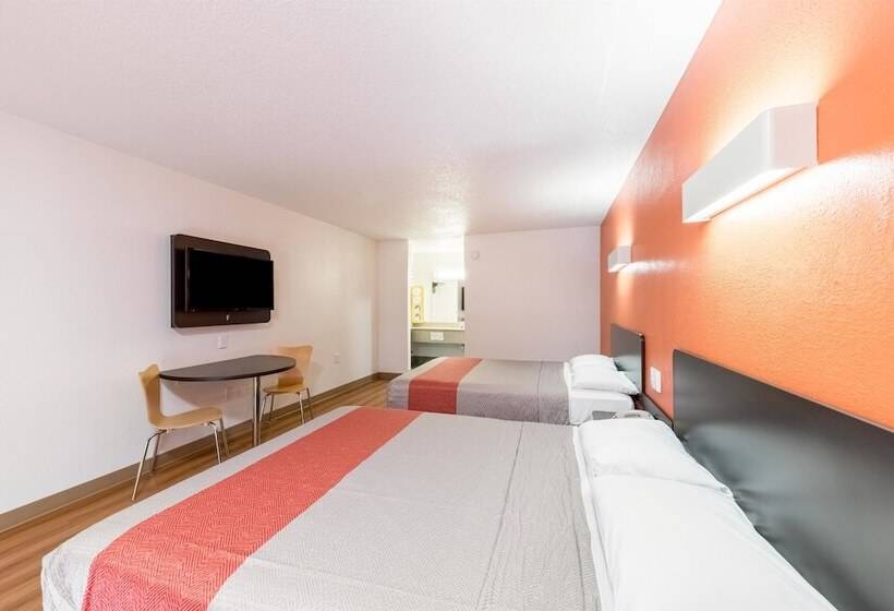 带2个双人床的标准工作室, Motel 6oklahoma City, Ok  Bricktown