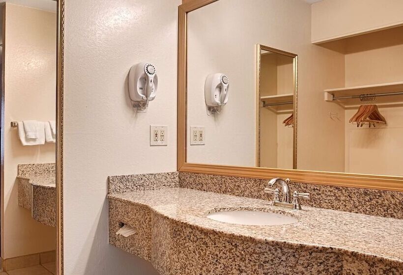 غرفة قياسية لذوى الاحتياجات الخاصة, Best Western Sandman