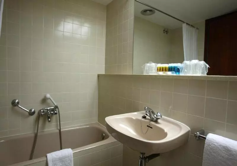 اتاق لوکس, Comfort Inn & Suites Alexandria West