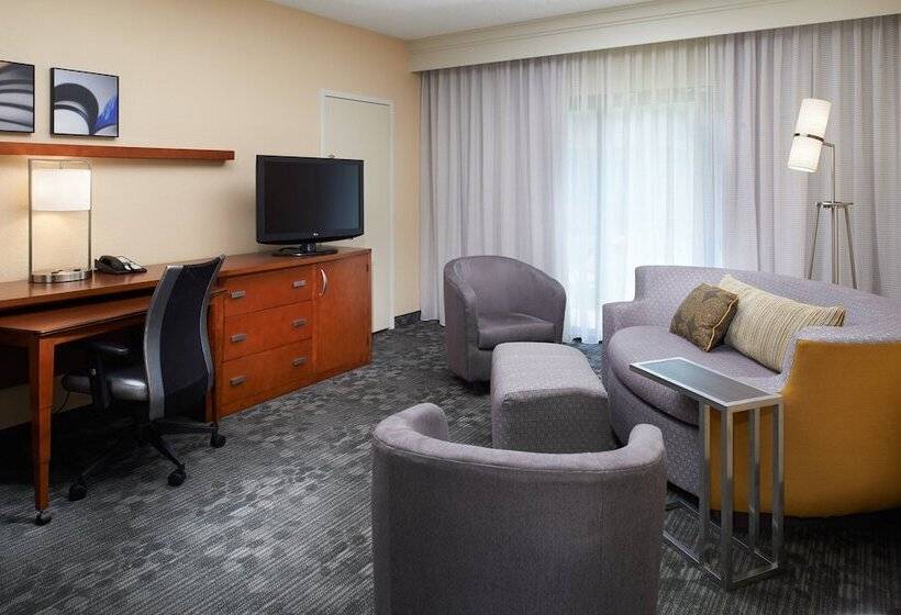 Люкс, Courtyard By Marriott Lexington North