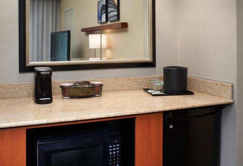 스위트, Courtyard By Marriott Lexington North