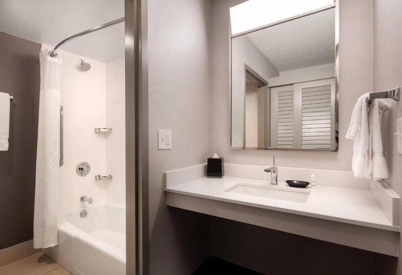 标准间, Courtyard By Marriott Fresno