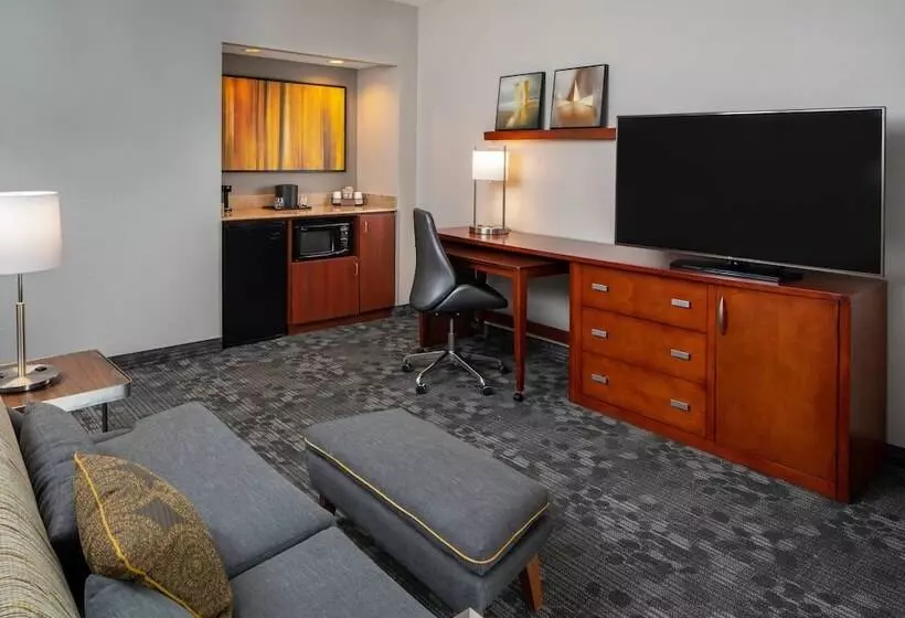 身障者適用スイートルーム, Courtyard By Marriott Nashville Airport