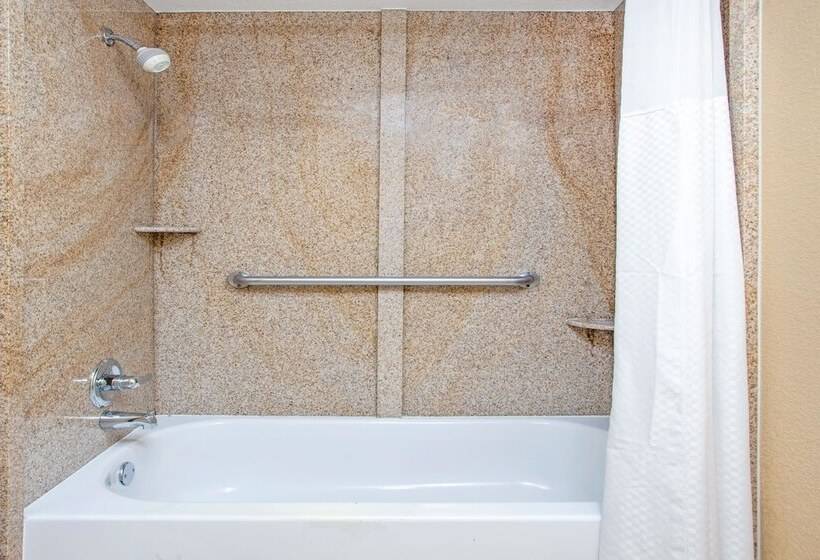 غرفه قياسيه سريرين مزدوجين, Days Inn By Wyndham Canton