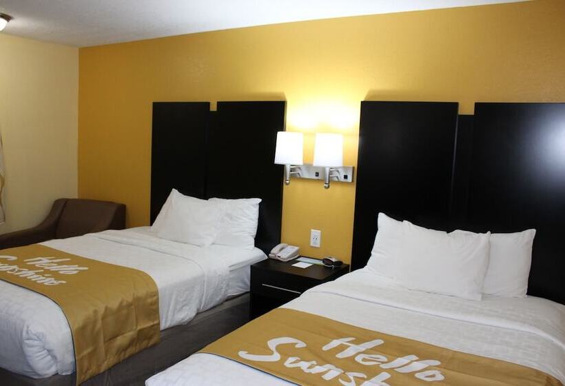 غرفه قياسيه سريرين مزدوجين, Days Inn By Wyndham Canton