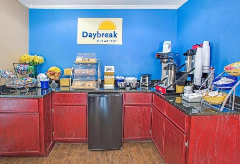 غرفه قياسيه سريرين مزدوجين, Days Inn By Wyndham Canton