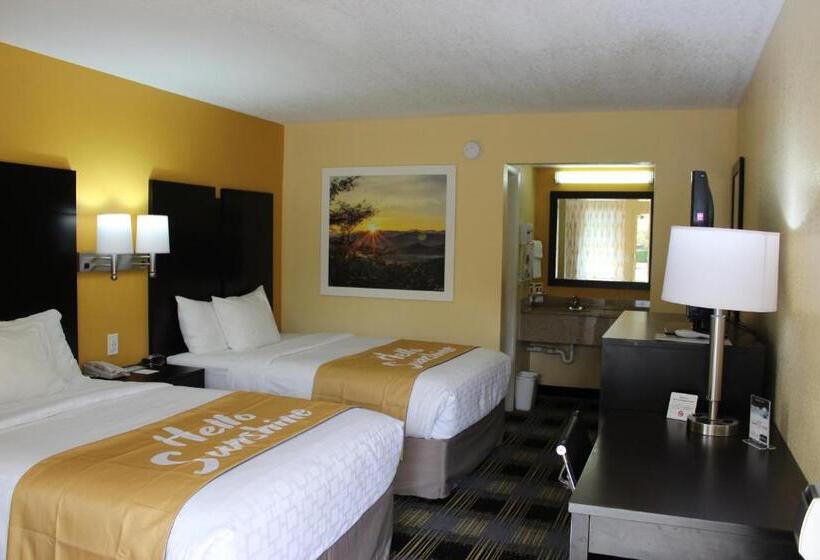 غرفه قياسيه سريرين مزدوجين, Days Inn By Wyndham Canton