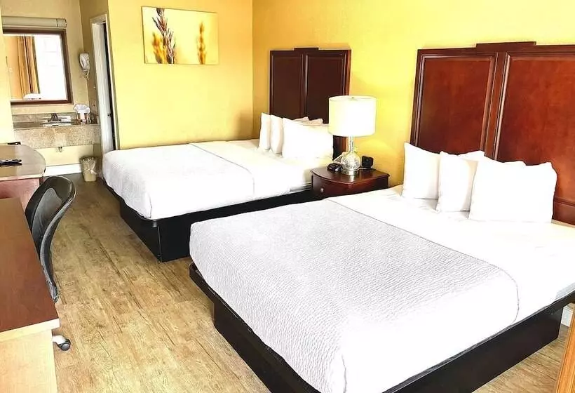 ２ダブルベッドのスタンダードルーム, Days Inn By Wyndham Fort Walton Beach