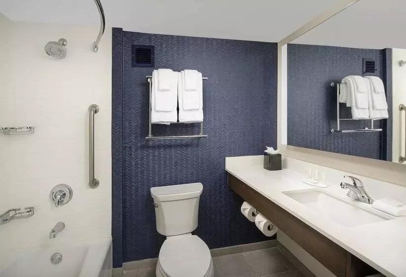２ダブルベッドのスタンダードルーム, Fairfield Inn & Suites By Marriott Alexandria West/mark Center