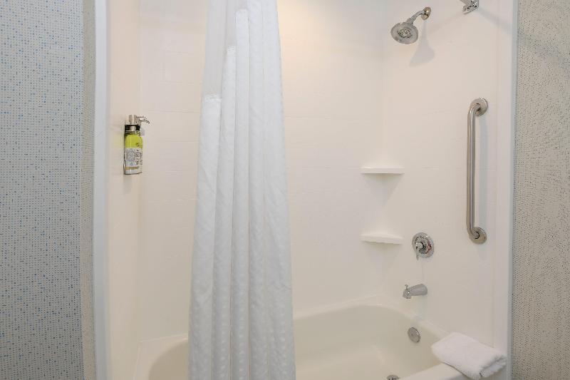 חדר סטנדרט עם מיטת קינג, Holiday Inn Express Hotel & Suites Richwood   Cincinnati South, An Ihg