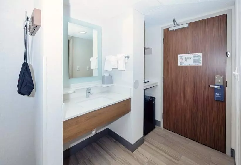 اتاق استاندارد, Holiday Inn Express Boston Saugus, An Ihg