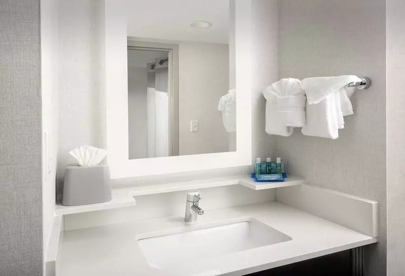 اتاق استاندارد, Holiday Inn Express Boston Saugus, An Ihg