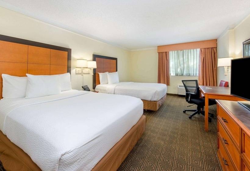 ２ダブルベッドのスタンダードルーム, La Quinta By Wyndham Ft Lauderdale Cypress Creek