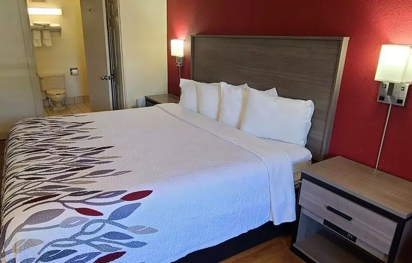 Deluxe-huone, Red Roof Inn & Suites Cornelius   Lake Norman