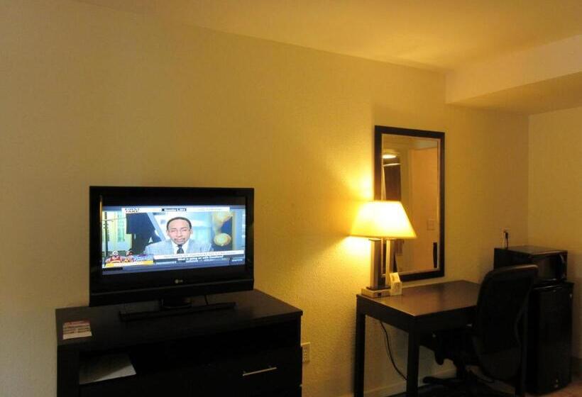 스탠다드 룸 킹사이즈 침대, Super 8 By Wyndham Augusta