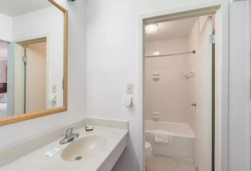 デラックスルーム, Williamsburg Suites