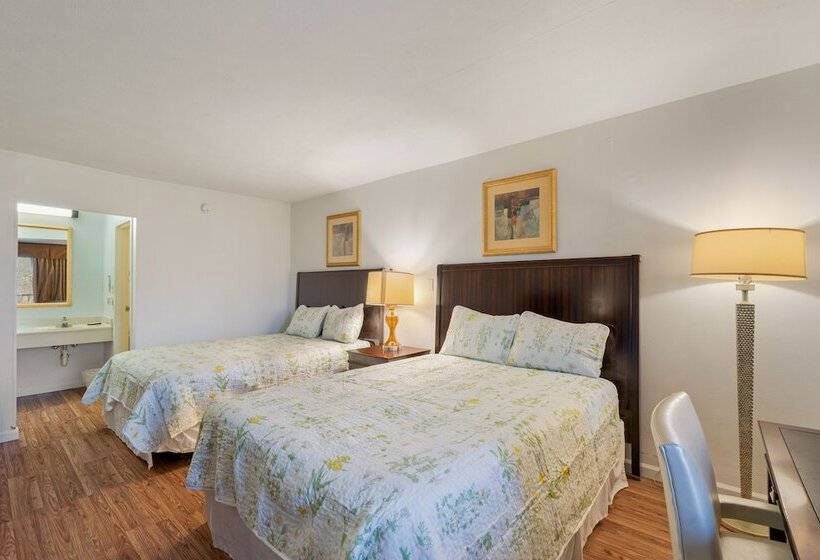 غرفة ديلوكس, Williamsburg Suites