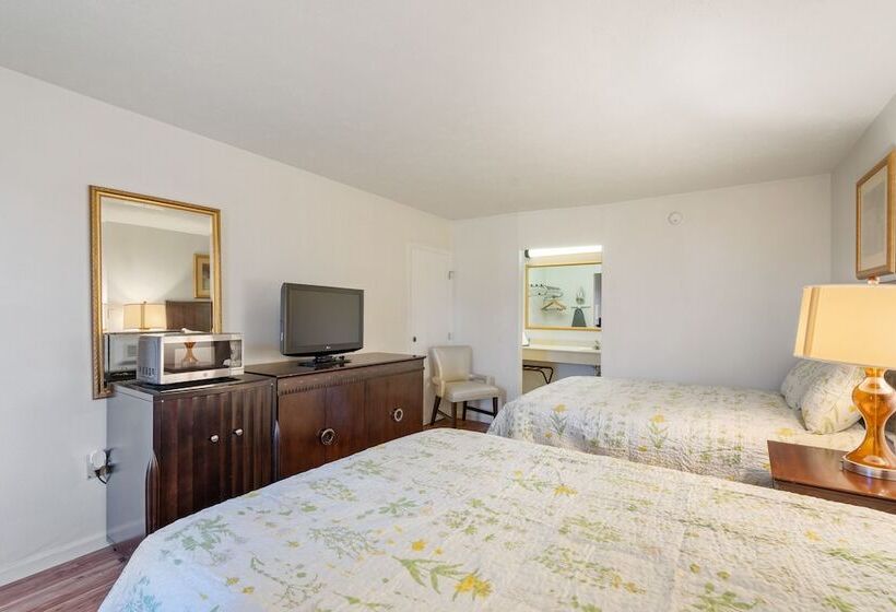 غرفة ديلوكس, Williamsburg Suites