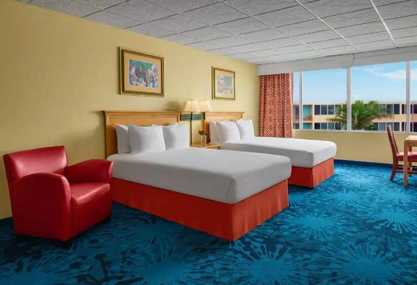 プールの見えるスーペリアルーム, Dolphin Beach Resort