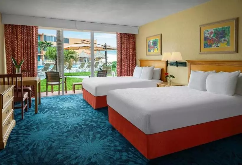 プールの見えるスーペリアルーム, Dolphin Beach Resort