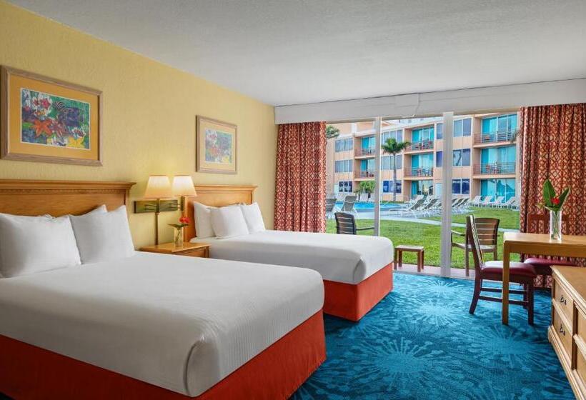 Номер Superior Вид на Бассейн, Dolphin Beach Resort