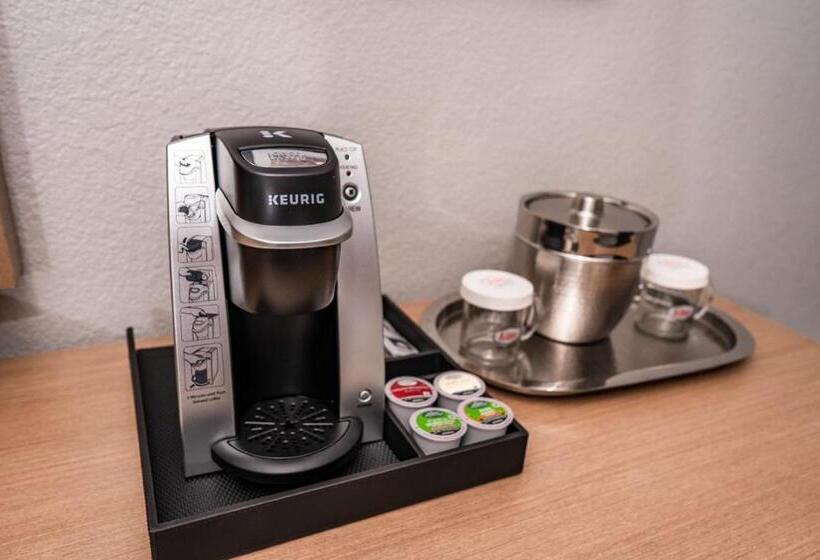 适合残疾人士使用的带超级大床的标准间, Best Western Plus Denver West/golden