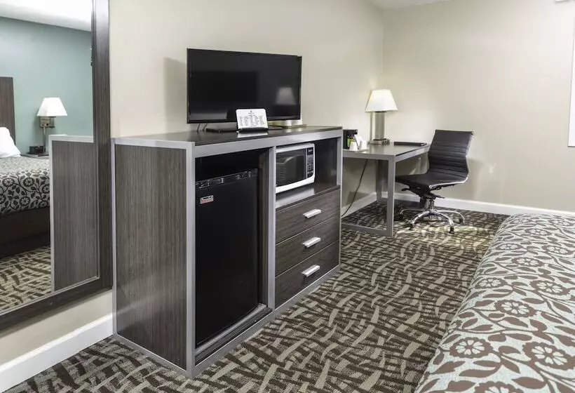 ２ダブルベッドのスタンダードルーム, Bridgepointe Inn & Suites By Bphotels, Council Bluffs, Omaha Area