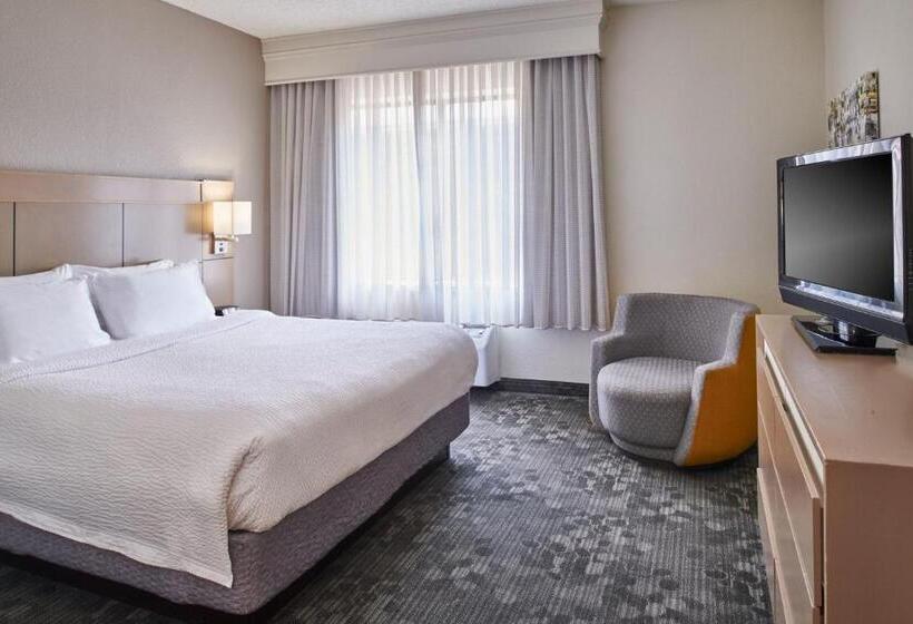 스위트 킹사이즈 침대, Courtyard Columbus Downtown